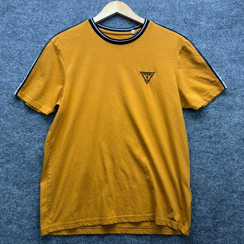 Guess T-Shirt Men's Size M Mustard Yellow Short Sleeve Graphic Logo Tee Casual‎ - Picture 1 of 13